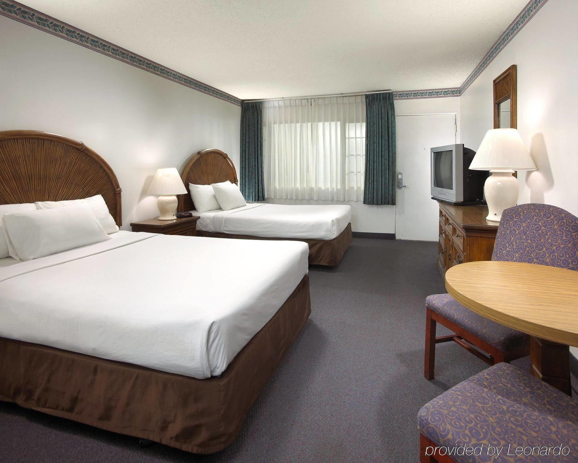 Hotel Hilton Garden Old Town/sea World Area 3*